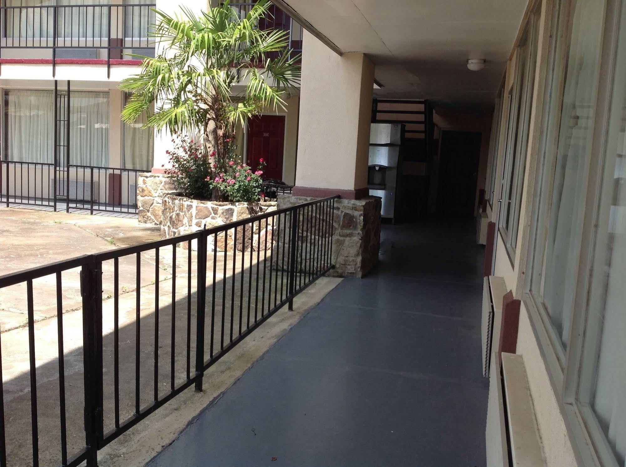 Executive Inn טקסרקנה מראה חיצוני תמונה