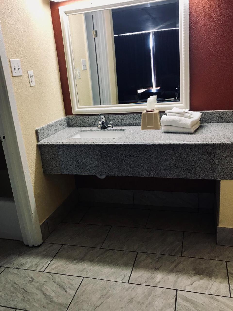 Executive Inn טקסרקנה מראה חיצוני תמונה